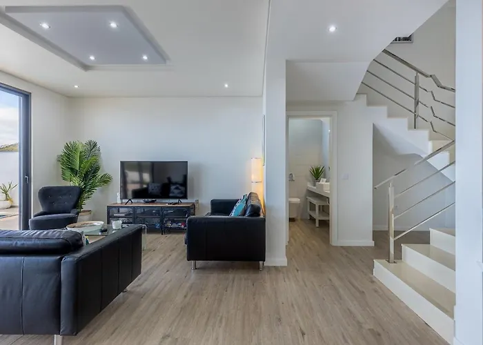 Ocean And Palms Arco da Calheta (Madeira)